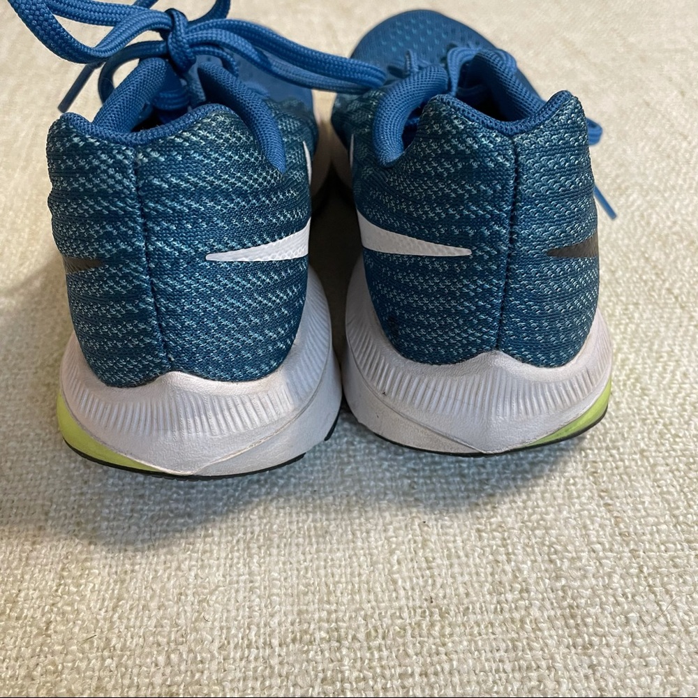 Nike Winflo 4 Running Shoes - Picture 10 of 16